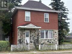 32 Lansdowne ST S Chapleau Ontario, P0M 1K0