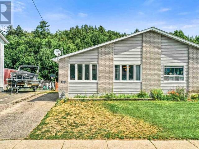 22A Ottawa AVE Elliot Lake Ontario, P5A 2P1 - 6 Bedrooms Home For Sale