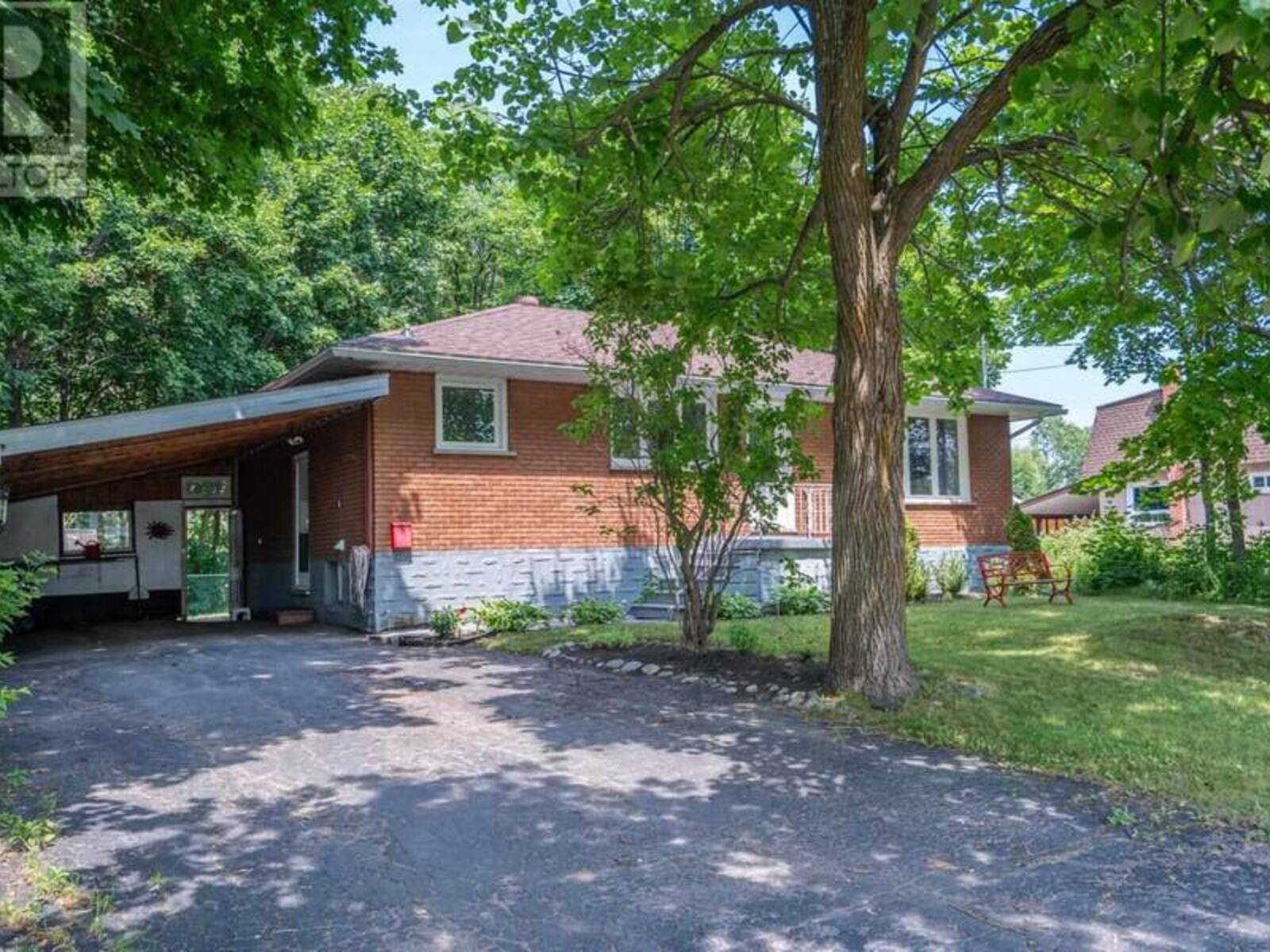 52 Stevens ST, Sault Ste. Marie, Ontario P6B 3N7