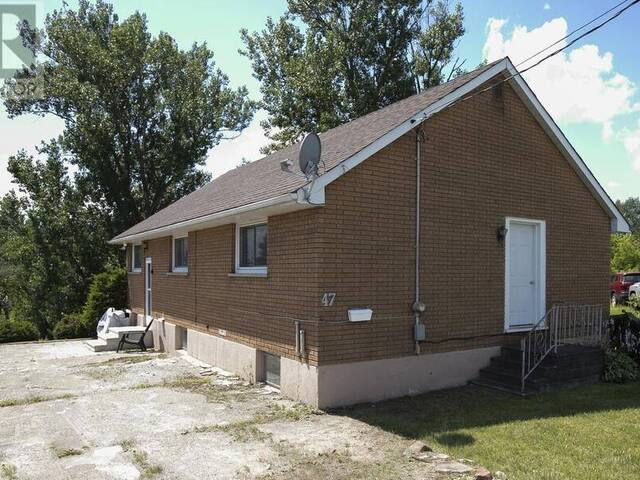 47 Fairview AVE Sault Ste. Marie Ontario, P6C 3B3 - 2 Bedrooms Home For Sale