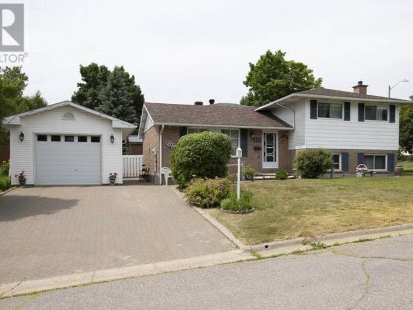 170 Laronde AVE, Sault Ste. Marie, Ontario P6B 5R6