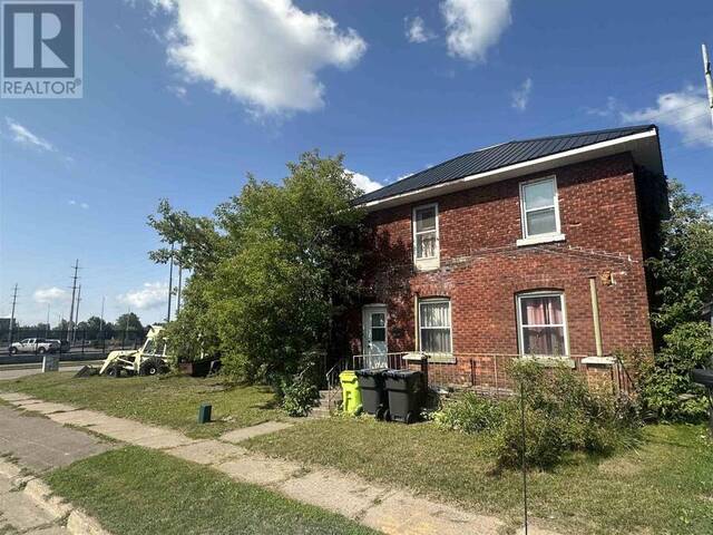 165 Toronto ST Sault Ste. Marie Ontario, P6A 1S8 - 5 Bedrooms Home For Sale