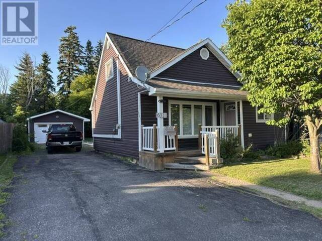 200 MacDonald AVE Sault Ste. Marie Ontario, P6B 1H5 - 3 Bedrooms Home For Sale