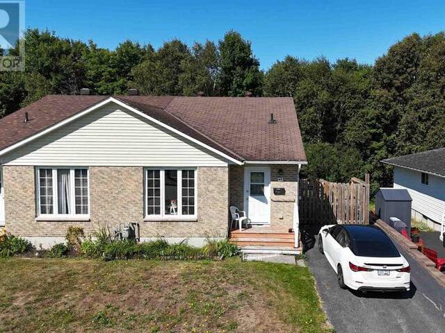 43 Capillo RD Elliot Lake Ontario, P5A 2Z5 - 3 Bedrooms Home For Sale