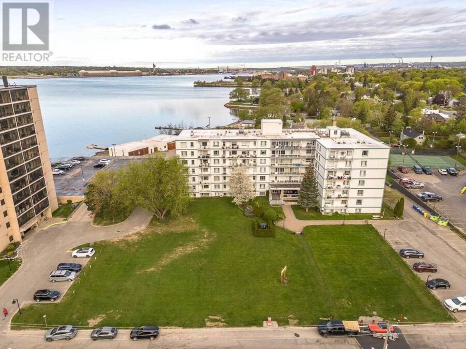 99 Pine ST # 202, Sault Ste. Marie, Ontario P6A 3Y3