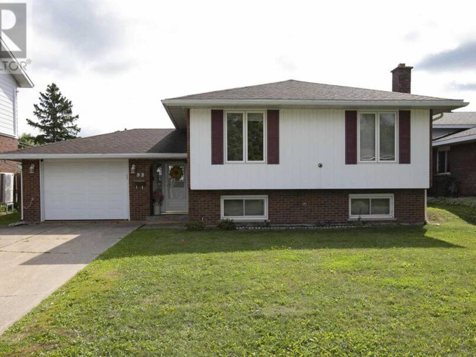 52 Danby RD, Sault Ste. Marie, Ontario P6B 5X6