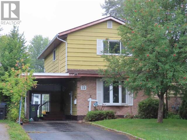 32 Breton RD Sault Ste. Marie Ontario, P6B 5W6 - 3 Bedrooms Home For Sale