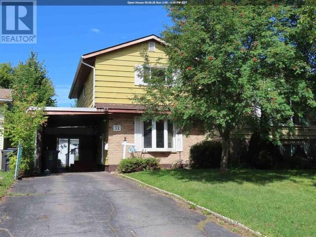 32 Breton RD Sault Ste. Marie Ontario, P6B 5W6 - 3 Bedrooms Home For Sale