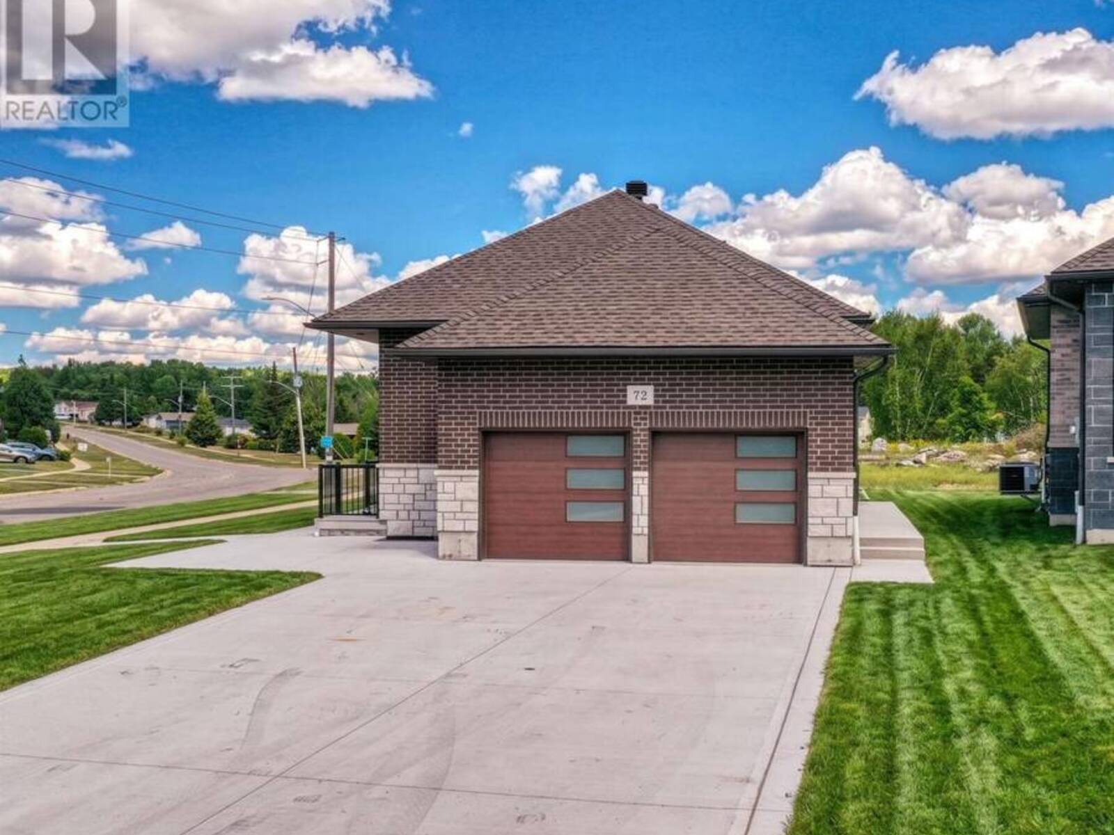 72 McLaren CRES, Elliot Lake, Ontario P5A 3M7