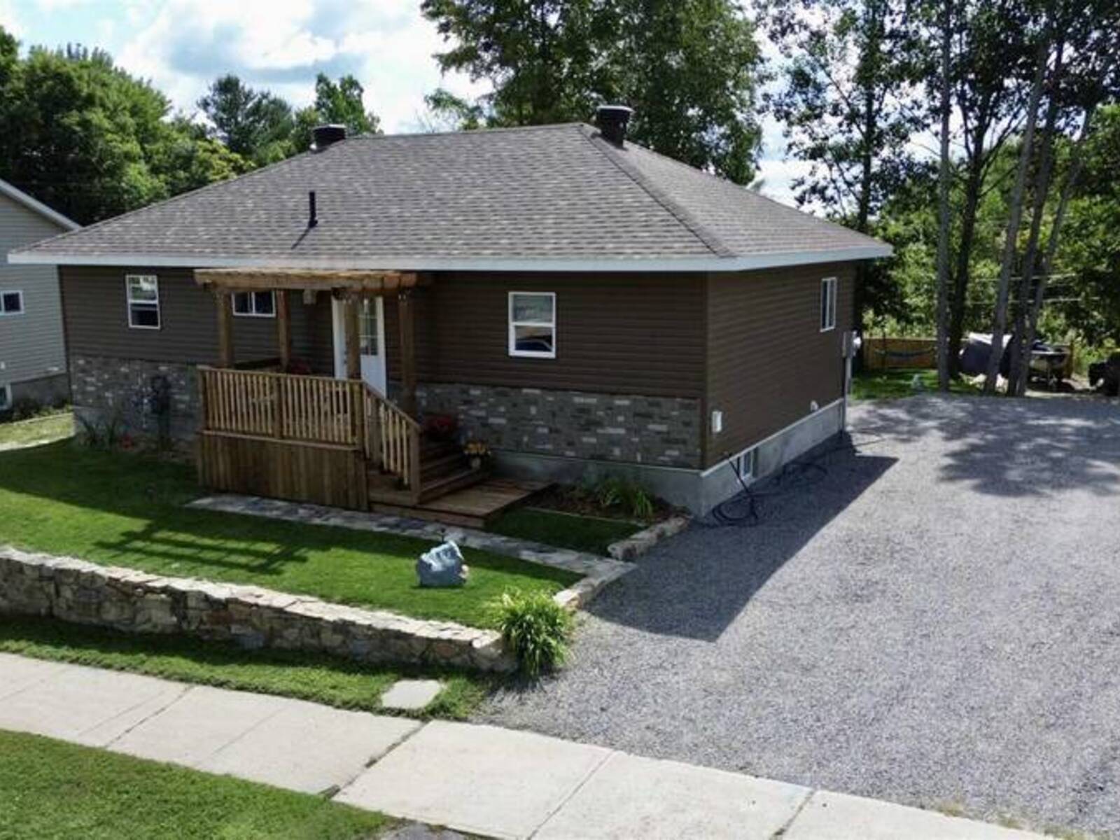 51 Axmith AVE, Elliot Lake, Ontario P5A 1B5
