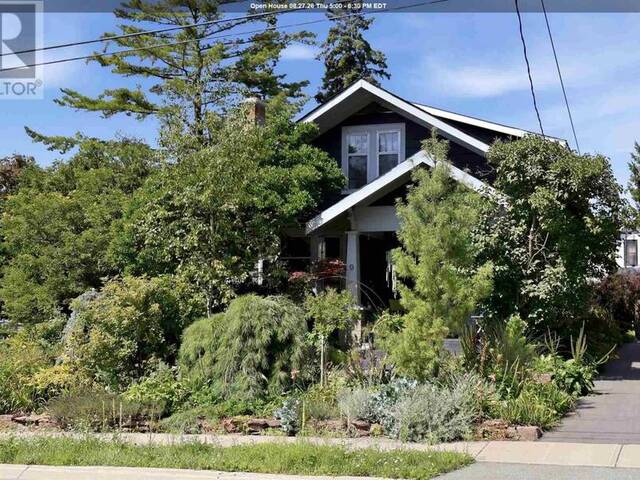 9 Coulson AVE Sault Ste. Marie Ontario, P6A 3X4 - 5 Bedrooms Home For Sale