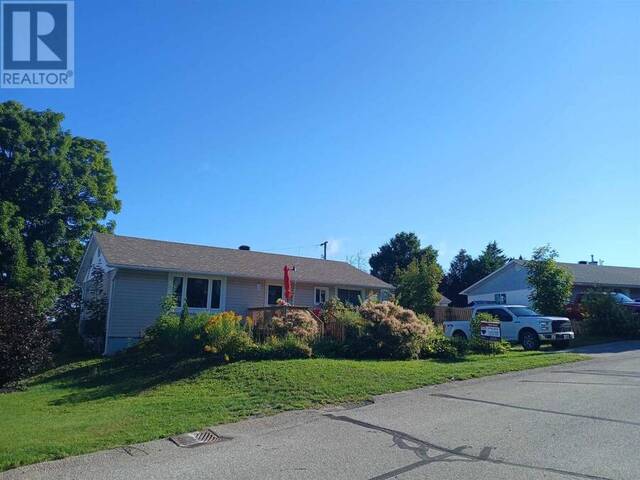20 Gillanders RD Elliot Lake Ontario, P5A 1W3 - 3 Bedrooms Home For Sale