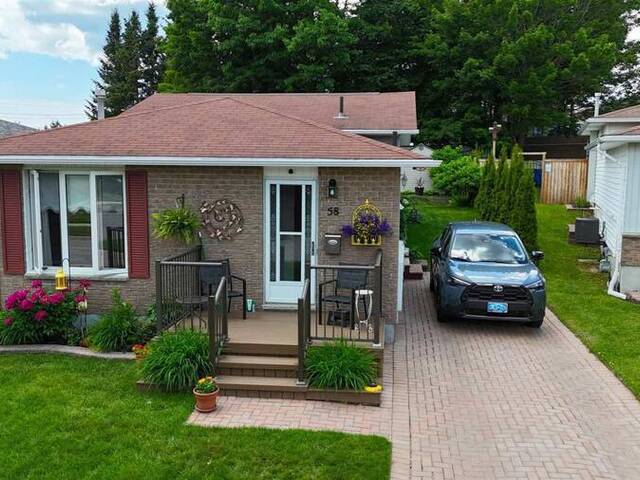 58 Stewart CRES Elliot Lake Ontario, P5A 3C4 - 3 Bedrooms Home For Sale
