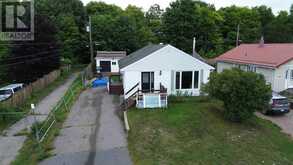 31 Hirshhorn AVE | Elliot Lake Ontario | Slide Image Two