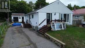 31 Hirshhorn AVE | Elliot Lake Ontario | Slide Image Five