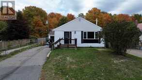31 Hirshhorn AVE | Elliot Lake Ontario | Slide Image Two