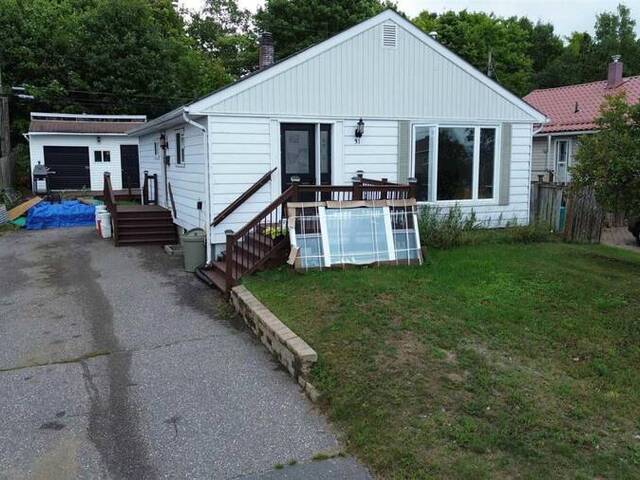 31 Hirshhorn AVE Elliot Lake Ontario, P5A 1P3 - 4 Bedrooms Home For Sale