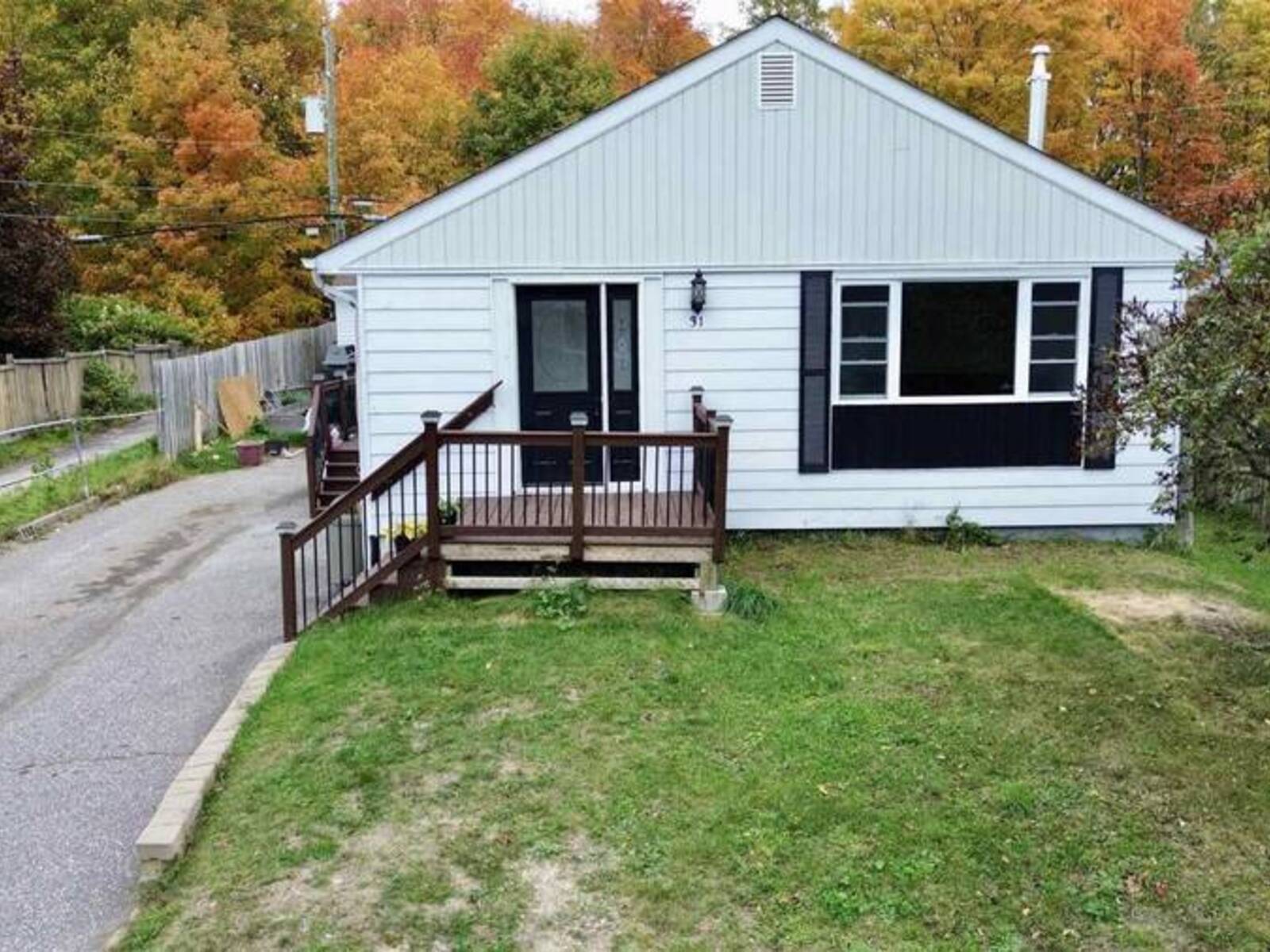 31 Hirshhorn AVE, Elliot Lake, Ontario P5A 1P3