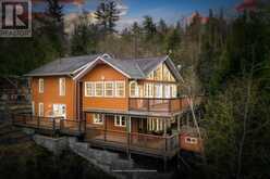 14 EVERGREEN LN | Elliot Lake Ontario | Slide Image Two