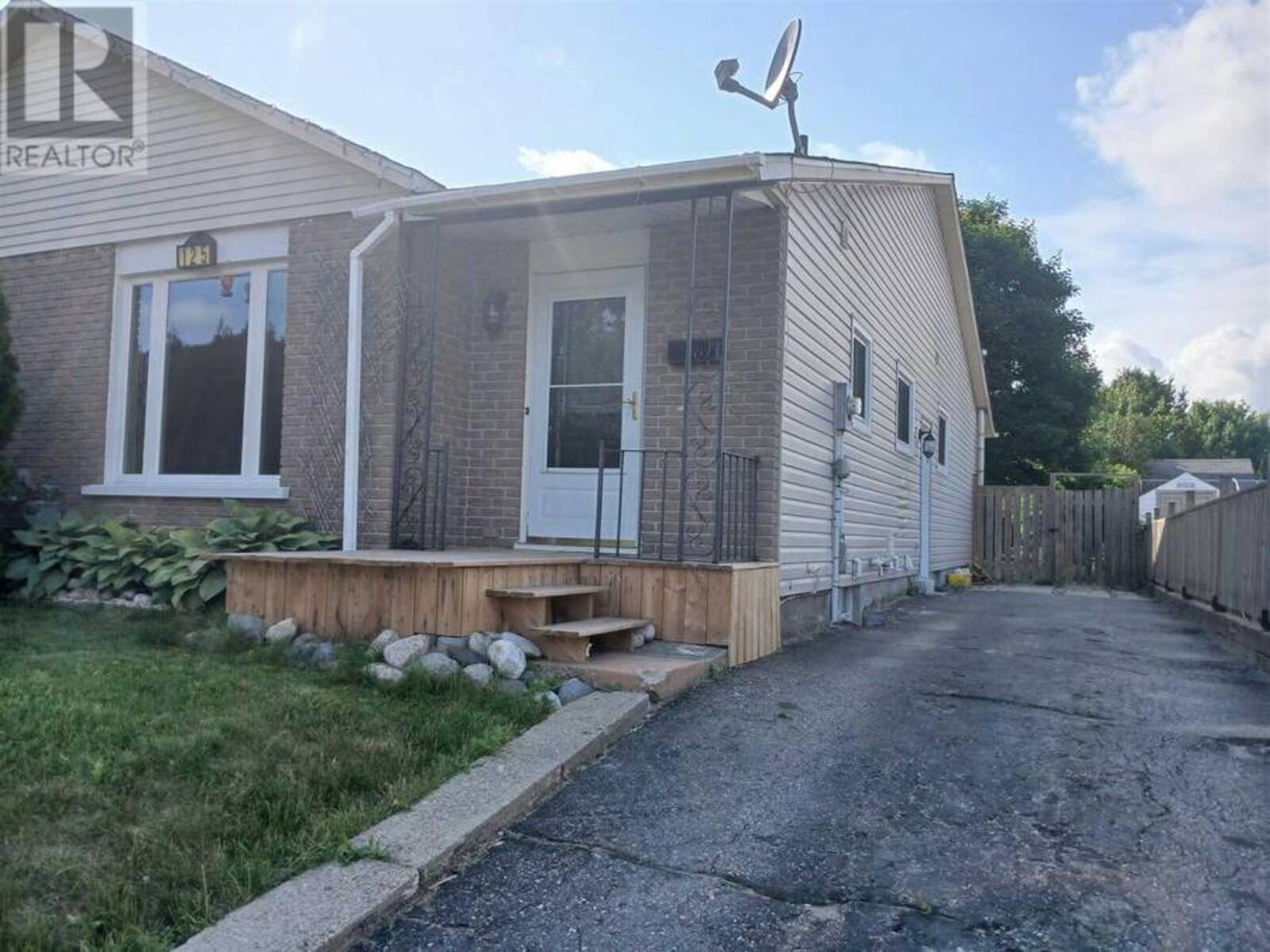125 Laurier RD, Elliot Lake, Ontario P5A 2V1