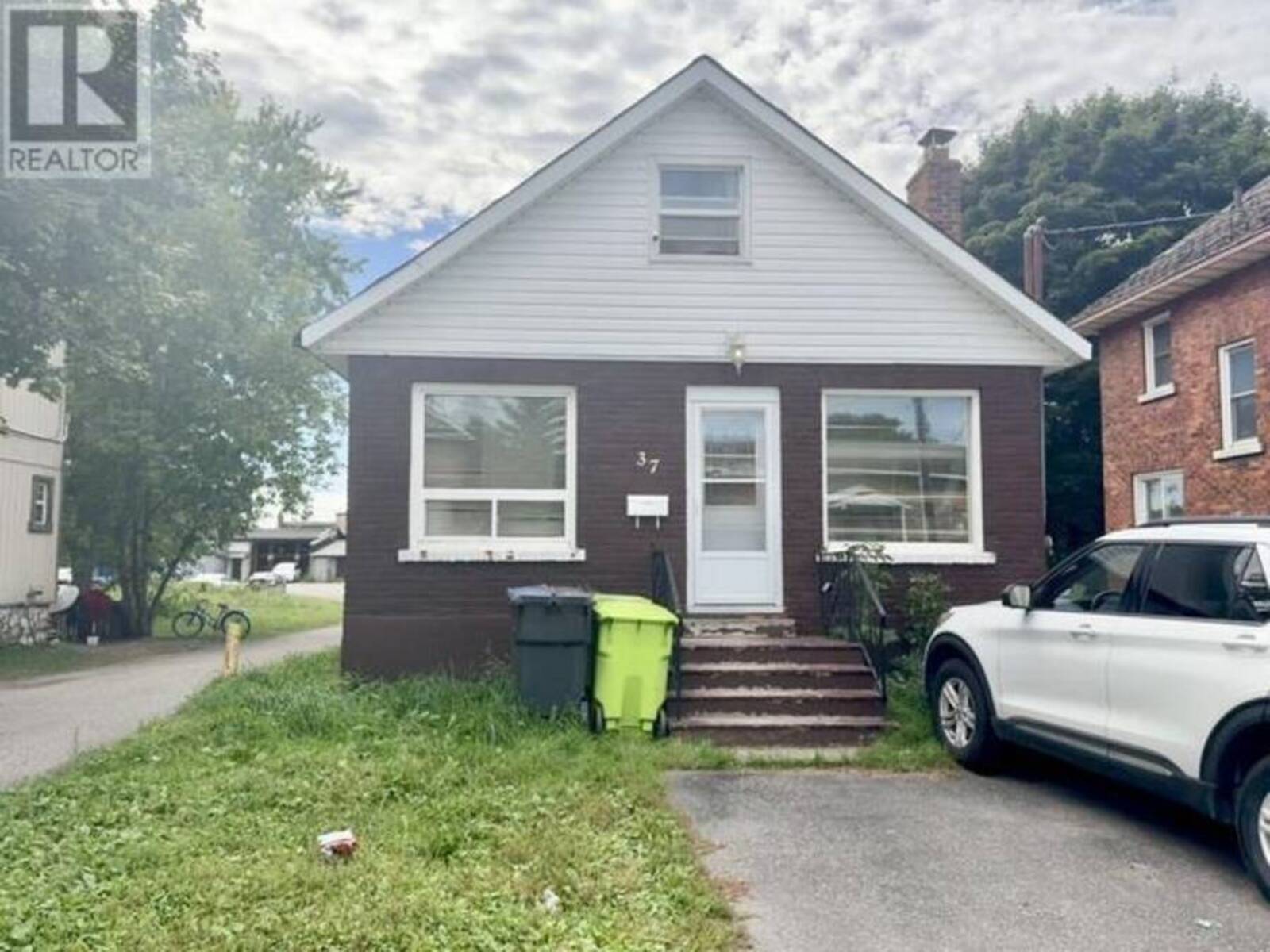 37 Albert ST E, Sault Ste. Marie, Ontario P6A 2H7