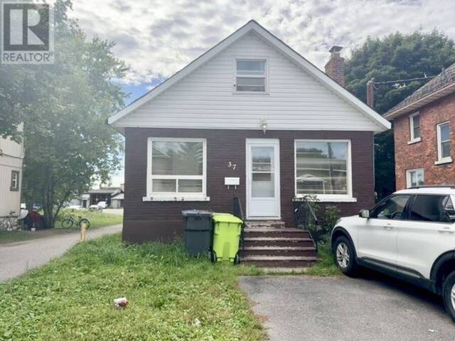37 Albert ST E Sault Ste. Marie Ontario, P6A 2H7 - 2 Bedrooms Home For Sale