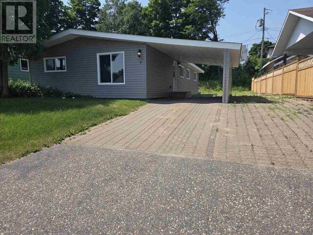 9 Central AVE Elliot Lake Ontario, P5A 2E8 - 2 Bedrooms Home For Sale