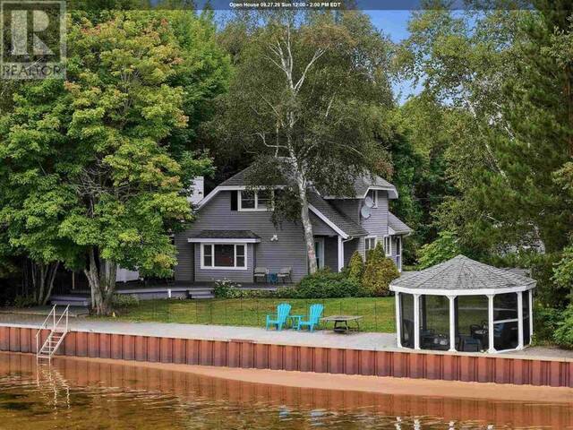 333 Sunnyside Beach RD Sault Ste. Marie Ontario, P6A 6K4 - 3 Bedrooms Waterfront Home For sale