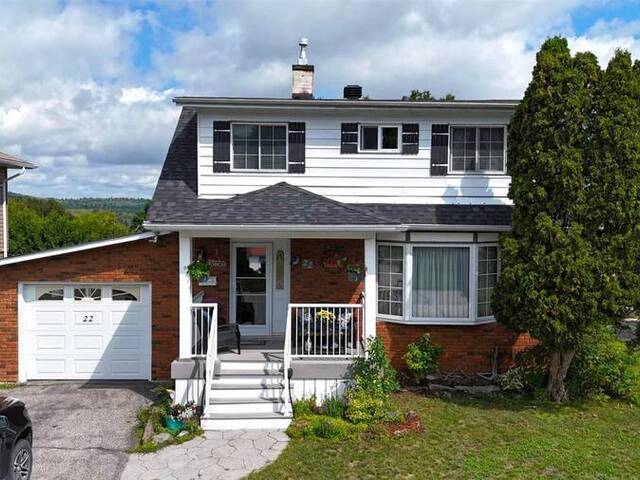 22 Birch RD Elliot Lake Ontario, P5A 2E2 - 4 Bedrooms Home For Sale