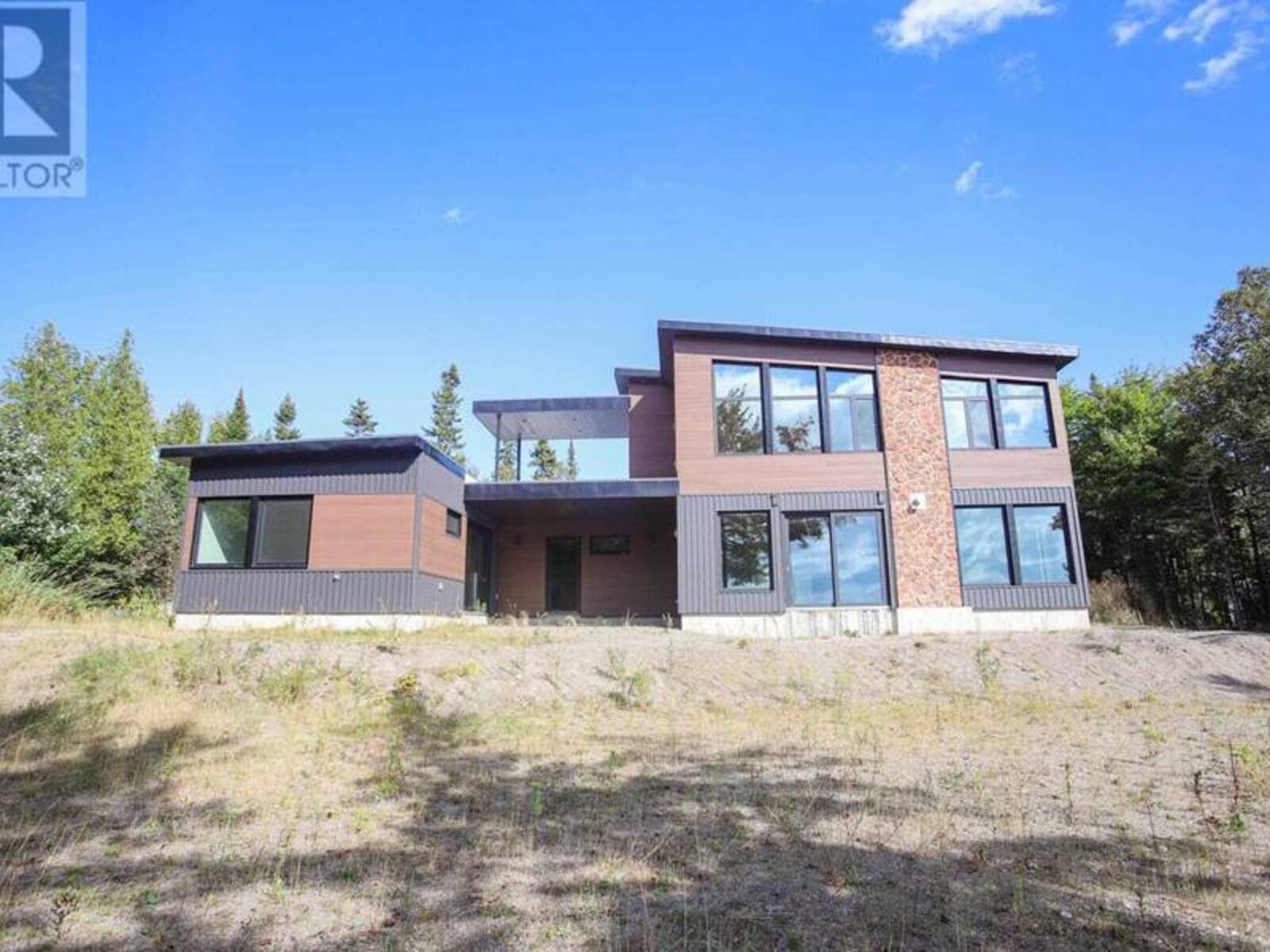 937 Sunnyside Beach RD, Sault Ste. Marie, Ontario P6A 6K4