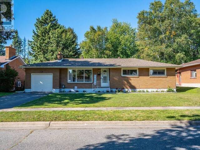 100 Parkdale DR Sault Ste. Marie Ontario, P6A 4C8 - 3 Bedrooms Home For Sale