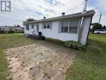 2 Tecumseh RD | Elliot Lake Ontario | Slide Image Five