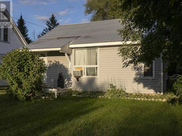 666 Shafer AVE Sault Ste. Marie Ontario, P6C 3S1 - 2 Bedrooms Home For Sale