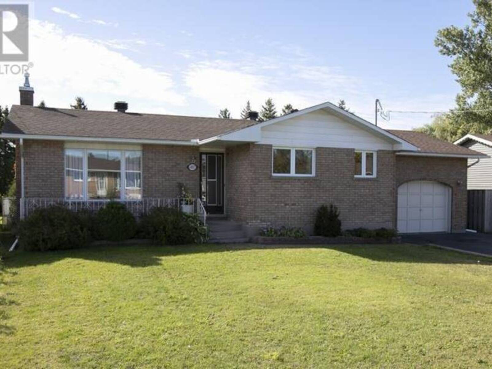 403 Sydenham RD, Sault Ste. Marie, Ontario P6C 2X8