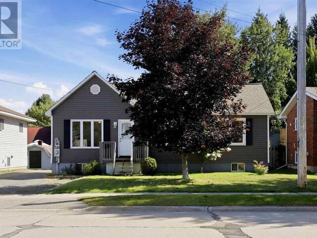 435 Chambers AVE Sault Ste. Marie Ontario, P6A 4W4 - 2 Bedrooms Home For Sale