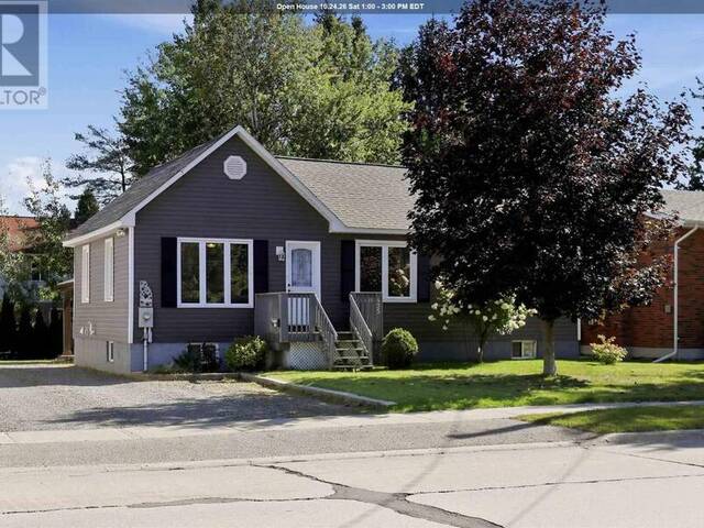 435 Chambers AVE Sault Ste. Marie Ontario, P6A 4W4 - 2 Bedrooms Home For Sale