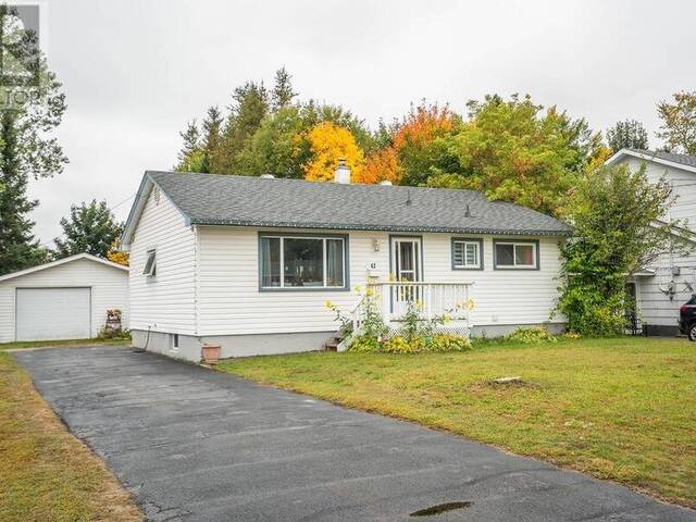 41 Centre ST Sault Ste. Marie Ontario, P6A 4P5 - 3 Bedrooms Home For Sale