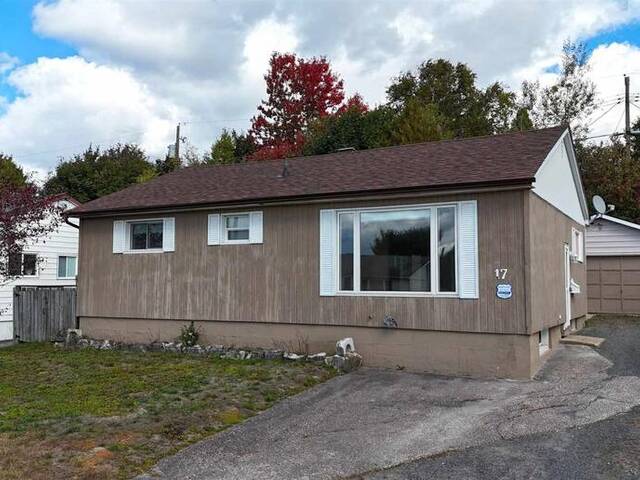 17 Brown RD Elliot Lake Ontario, P5A 1K2 - 4 Bedrooms Home For Sale