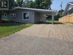 9 Central AVE Elliot Lake Ontario, P5A 2E8