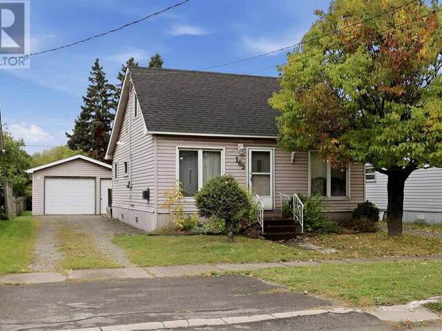 165 Spadina AVE Sault Ste. Marie Ontario, P6C 5C6 - 2 Bedrooms Home For Sale