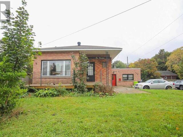 119 Salisbury AVE Sault Ste. Marie Ontario, P6B 1M3 - 4 Bedrooms Home For Sale
