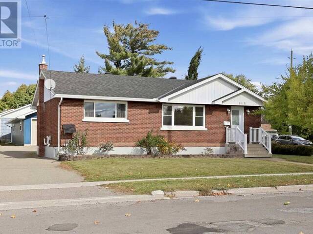 148 Cunningham RD Sault Ste. Marie Ontario, P6B 1N4 - 5 Bedrooms Home For Sale