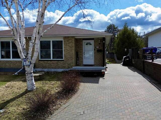 24 McQuarrie PL Elliot Lake Ontario, P5A 3C1 - 3 Bedrooms Home For Sale