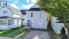 182 Dennis ST | Sault Ste. Marie Ontario | Slide Image Three
