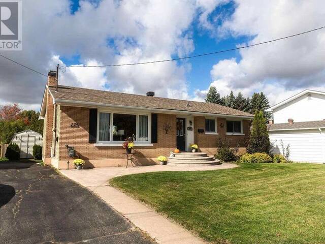 29 Routledge AVE Sault Ste. Marie Ontario, P6B 2X8 - 3 Bedrooms Home For Sale