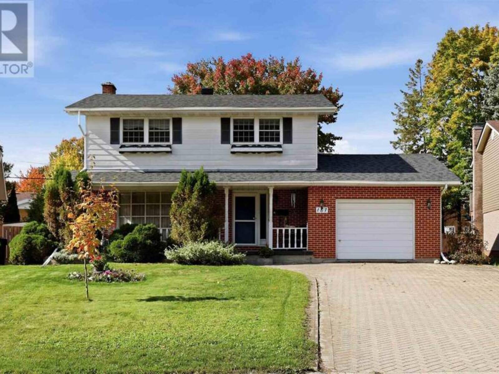 187 Country Club PL, Sault Ste. Marie, Ontario P6A 5Z8