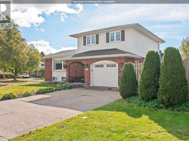 70 Country Club PL Sault Ste. Marie Ontario, P6A 6B6 - 3 Bedrooms Home For Sale
