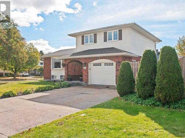 70 Country Club PL Sault Ste. Marie Ontario, P6A 6B6 - 3 Bedrooms Home For Sale