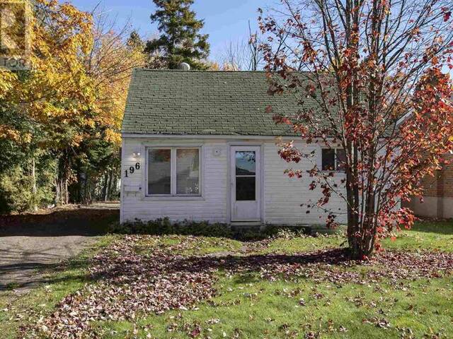 196 Elmwood AVE Sault Ste. Marie Ontario, P6B 4W4 - 3 Bedrooms Home For Sale