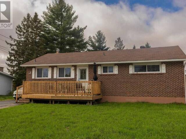 13 Pentagon BLVD Sault Ste. Marie Ontario, P6B 5H9 - 4 Bedrooms Home For Sale